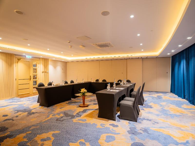 DoubleTree by Hilton Dubai Port Saeed image