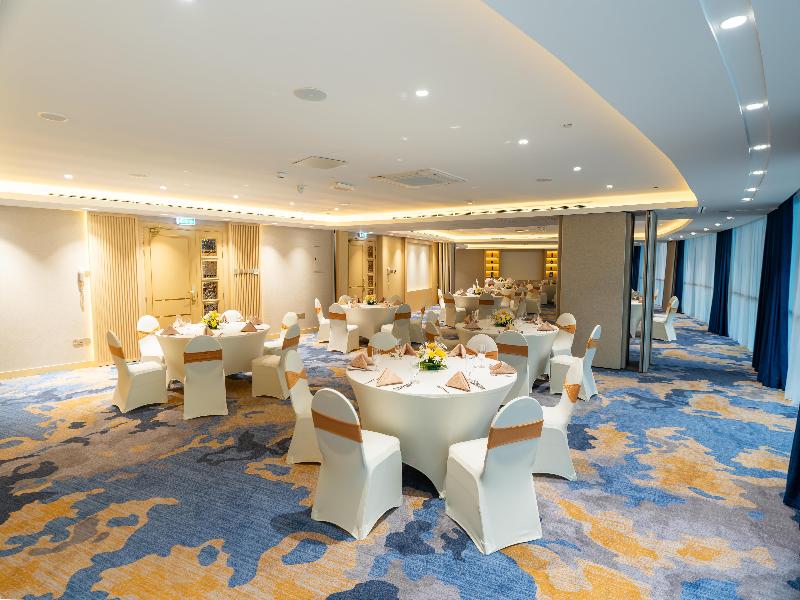 DoubleTree by Hilton Dubai Port Saeed image