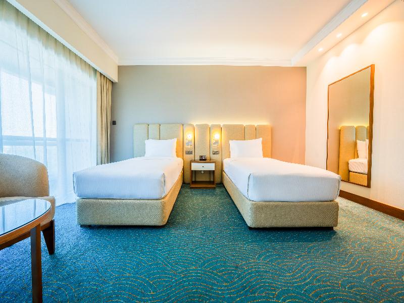 DoubleTree by Hilton Dubai Port Saeed 4