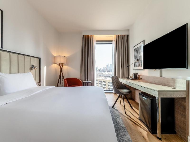 Park Inn by Radisson Manchester City Centre image
