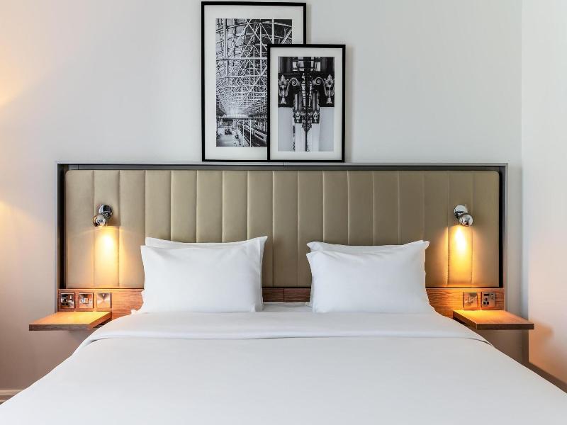 Park Inn by Radisson Manchester City Centre image