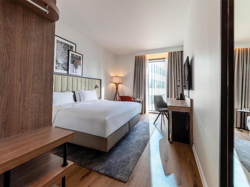 Park Inn by Radisson Manchester City Centre image