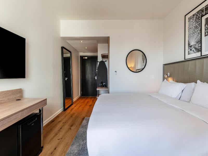 Park Inn by Radisson Manchester City Centre image