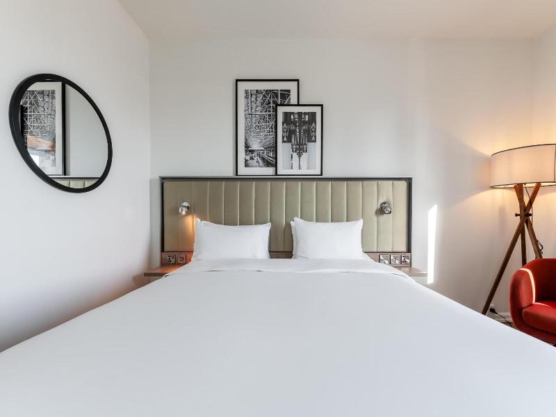 Park Inn by Radisson Manchester City Centre image