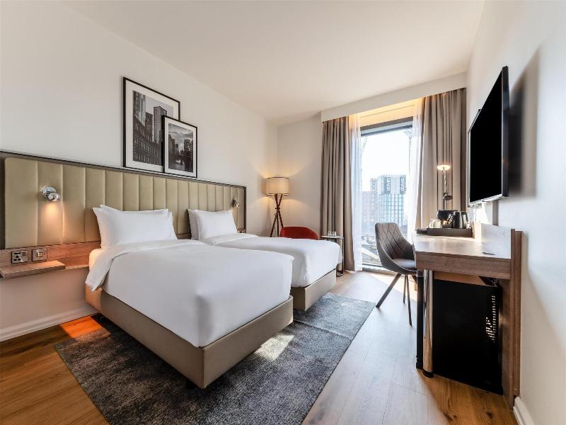 Park Inn by Radisson Manchester City Centre image