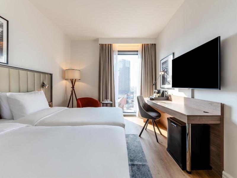 Park Inn by Radisson Manchester City Centre image
