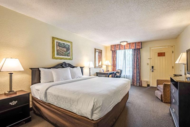 Hotel Clarion Inn & Suites Clearwater