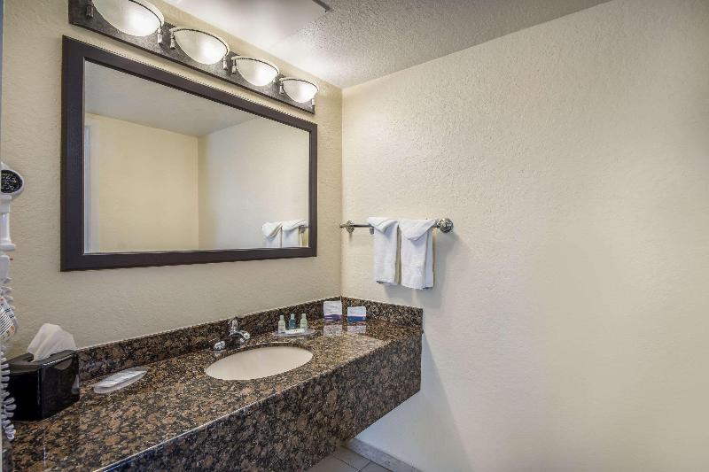 Clarion Inn & Suites Central Clearwater Beach image