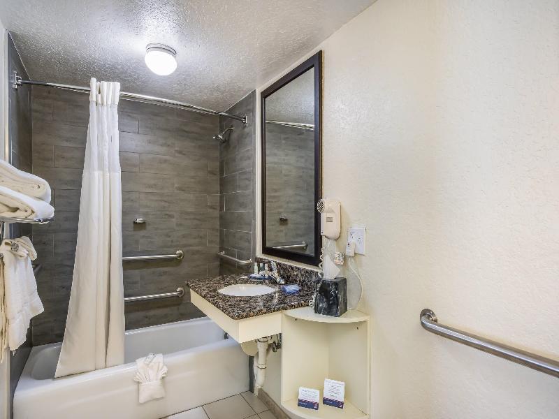 Clarion Inn & Suites Central Clearwater Beach image