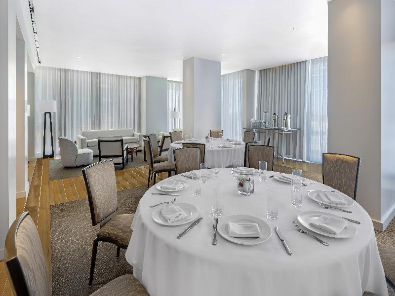 Hilton Vacation Club The Modern Honolulu image