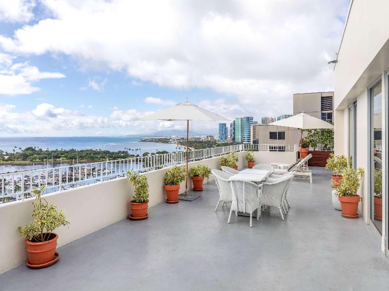 Hilton Vacation Club The Modern Honolulu image