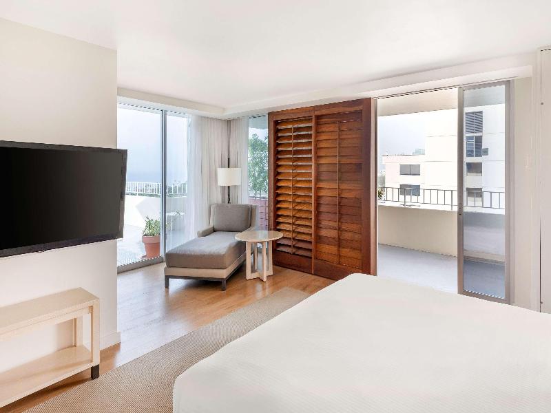 Hilton Vacation Club The Modern Honolulu image