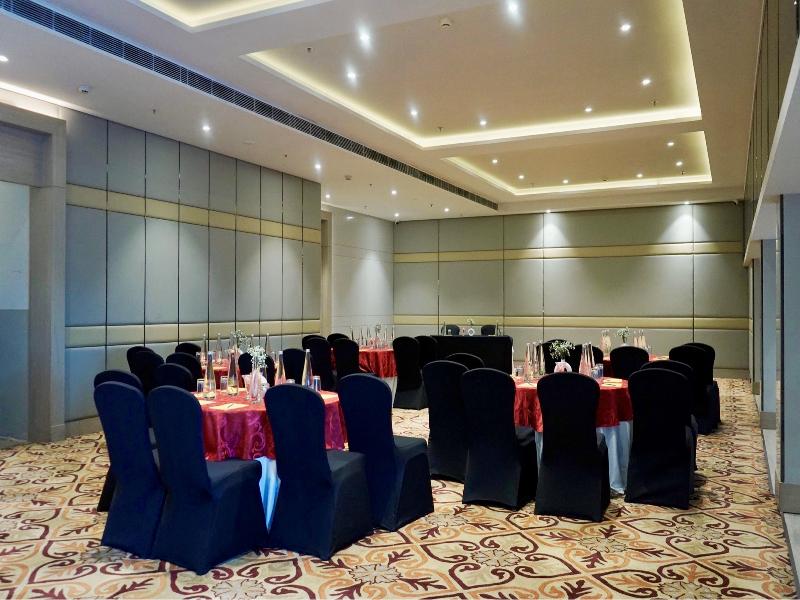 Golden Tulip Lucknow image
