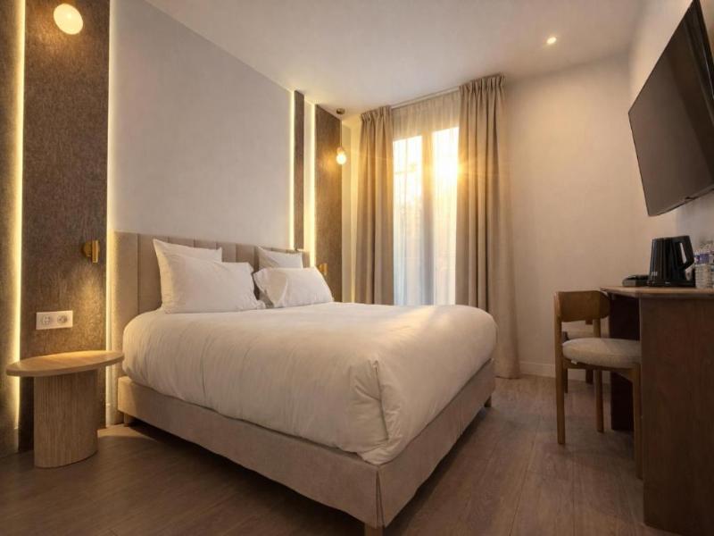 Bobo's Hotel image