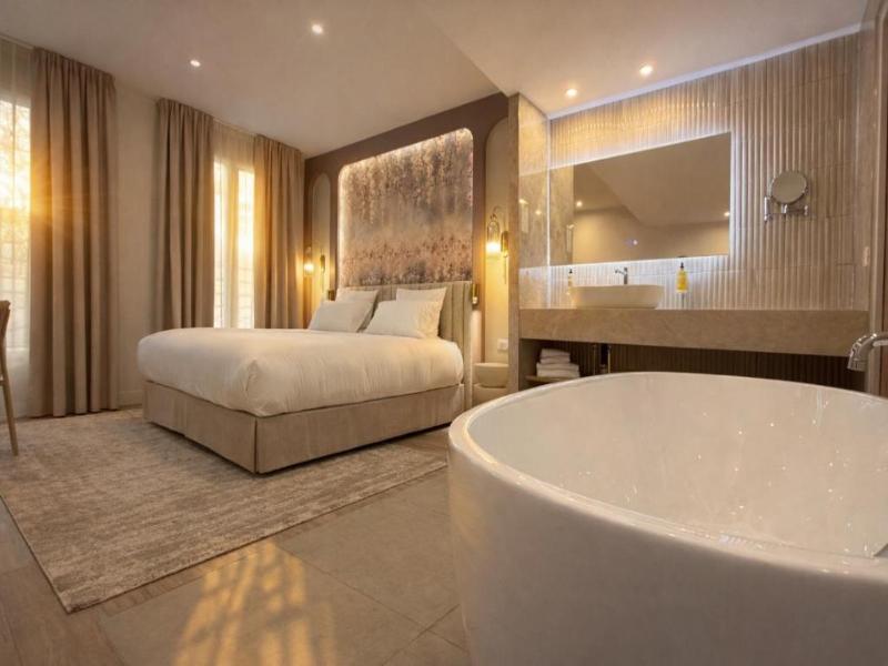 Bobo's Hotel image