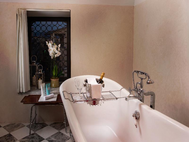 Porta Rossa Hotel Firenze Colbert Collection image