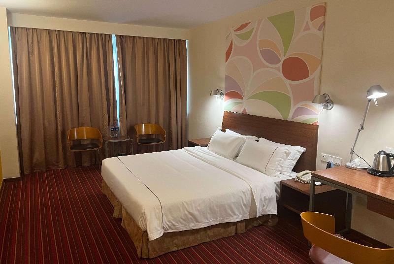 Days Inn Guangzhou image