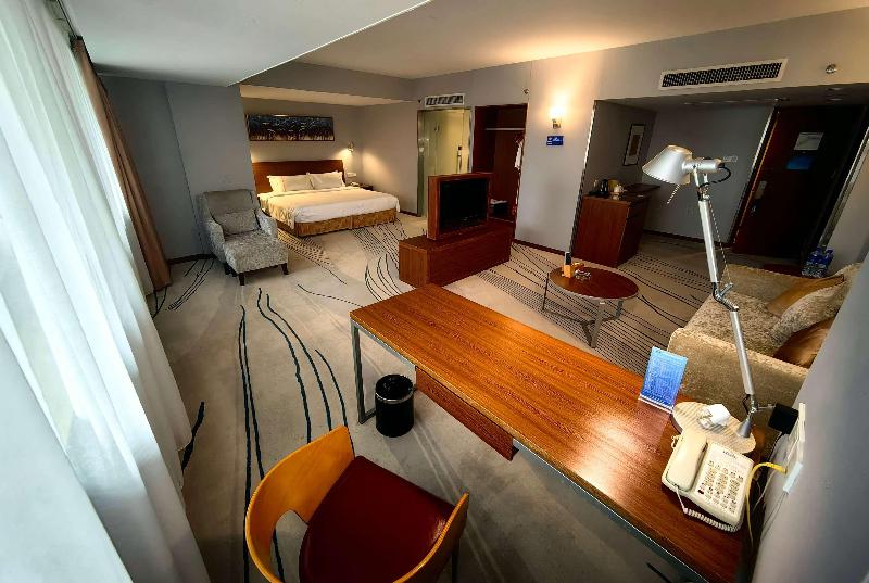 Days Inn Guangzhou image
