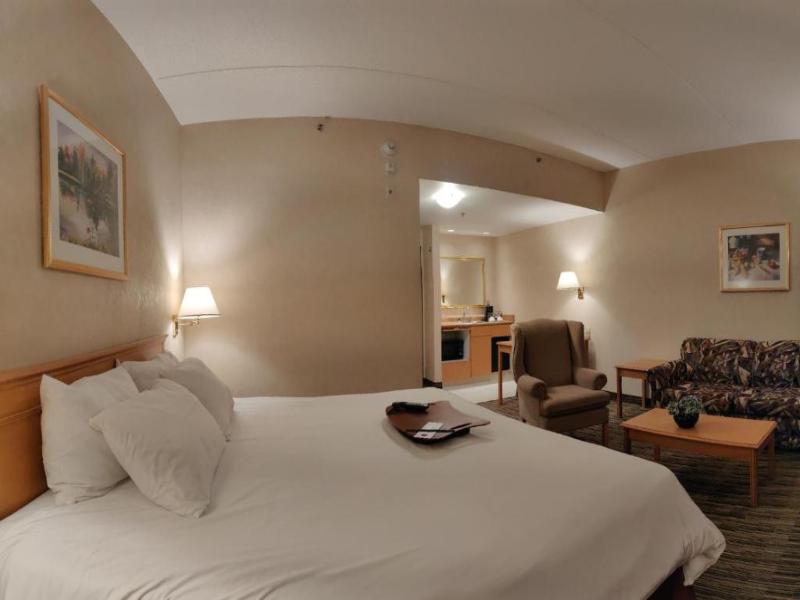 Humphry Inn & Suites Winnipeg image