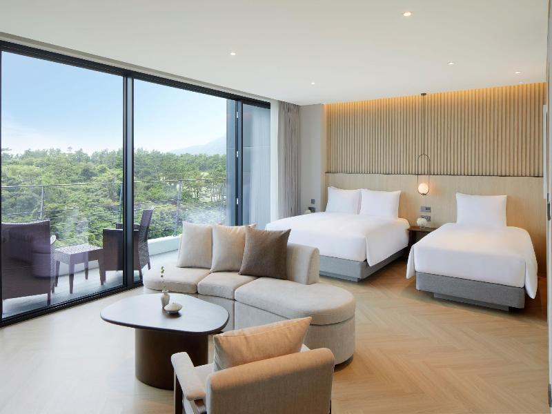 Parnas Hotel Jeju image