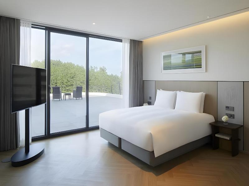 Parnas Hotel Jeju image
