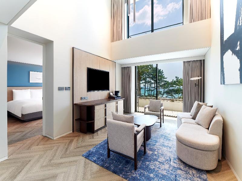 Parnas Hotel Jeju image