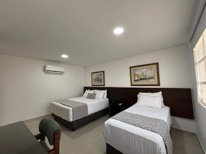 Hotel San Martin  image