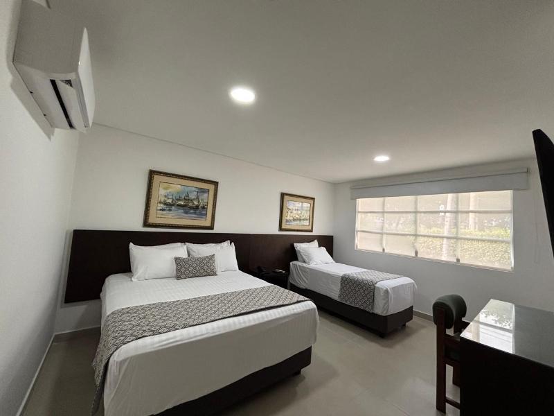 Hotel San Martin  image