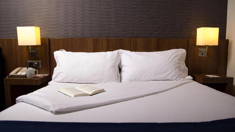 Holiday Inn Express Bilbao Airport image