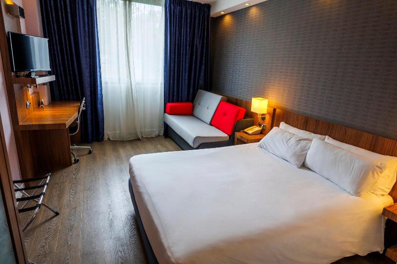 Holiday Inn Express Bilbao Airport image