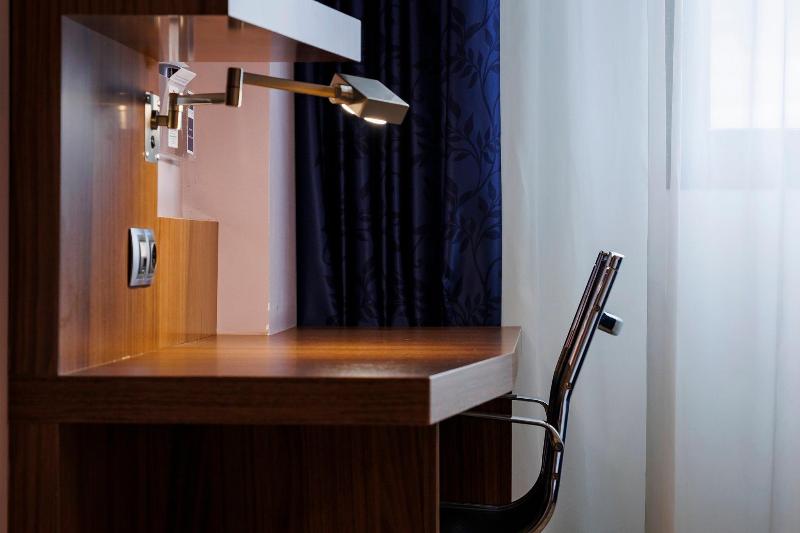 Holiday Inn Express Bilbao Airport image