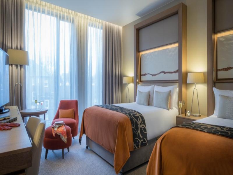 Clayton Hotel Chiswick image
