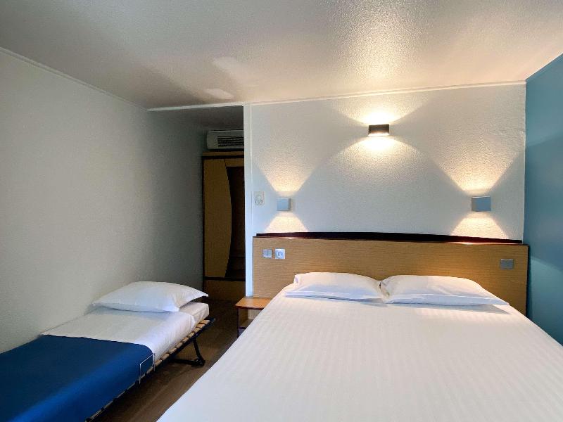Kyriad Direct Roanne image