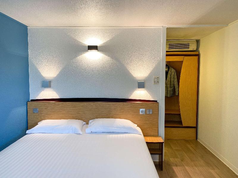Kyriad Direct Roanne image