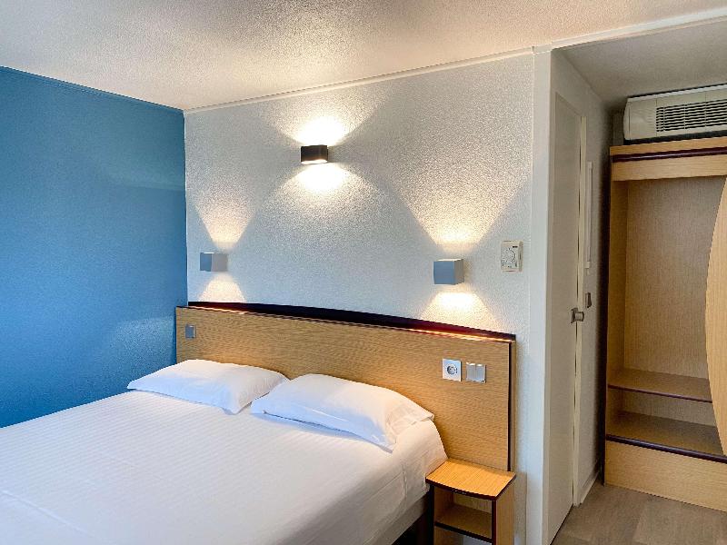 Kyriad Direct Roanne image