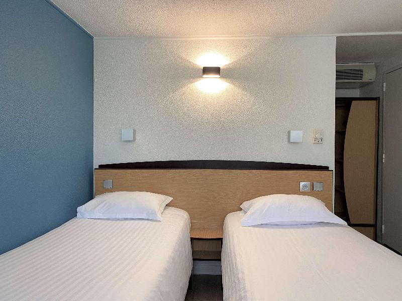 Kyriad Direct Roanne image