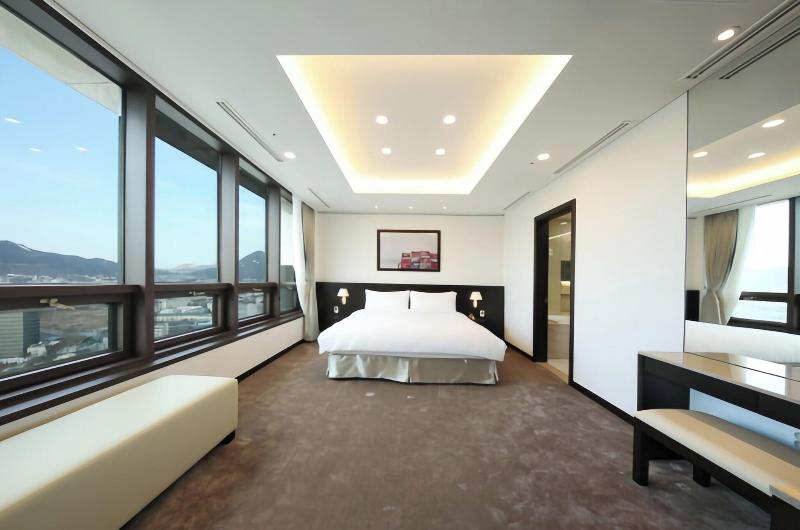 Orakai Insadong Suites Seoul image