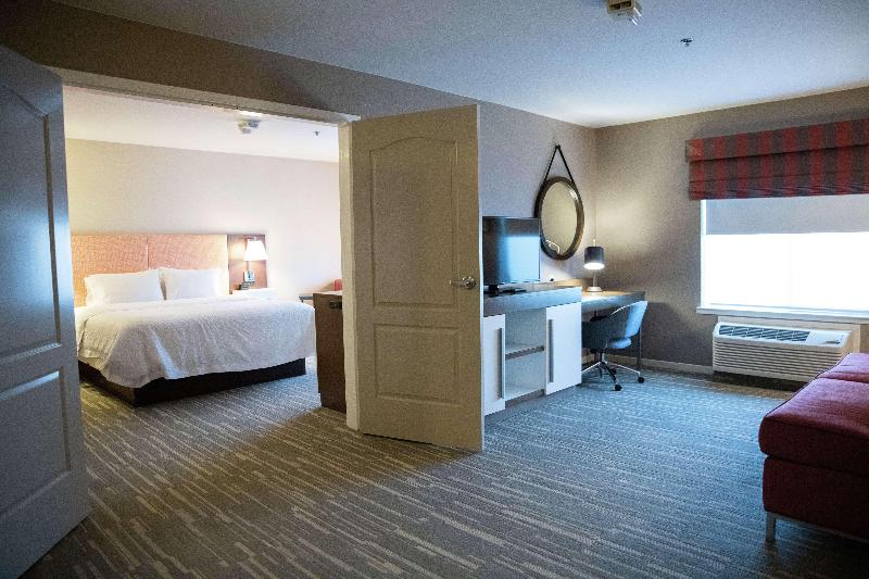 Hampton Inn and Suites Fresno
