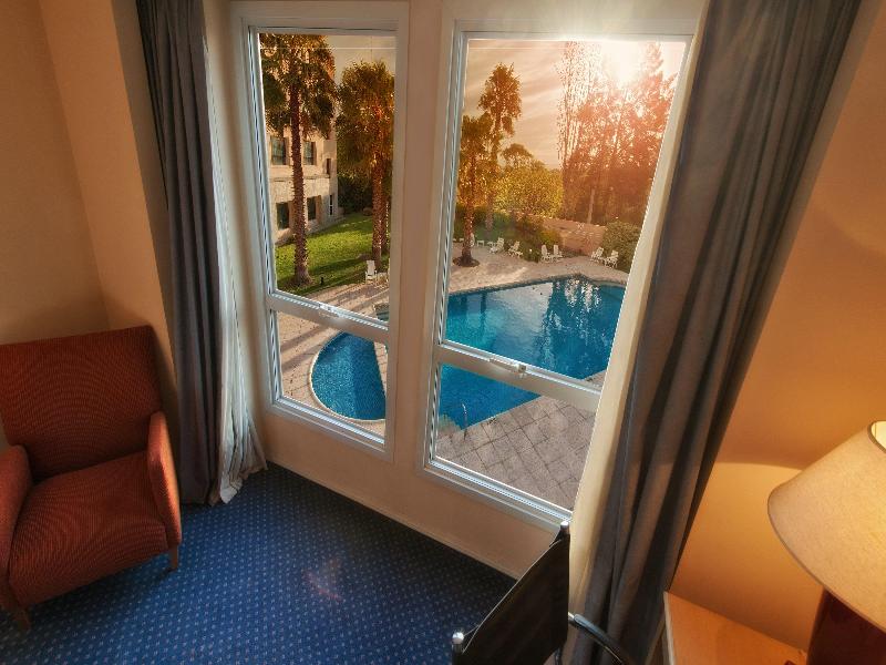 Holiday Inn Cordoba image