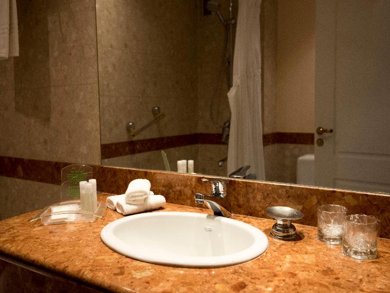 Holiday Inn Cordoba image
