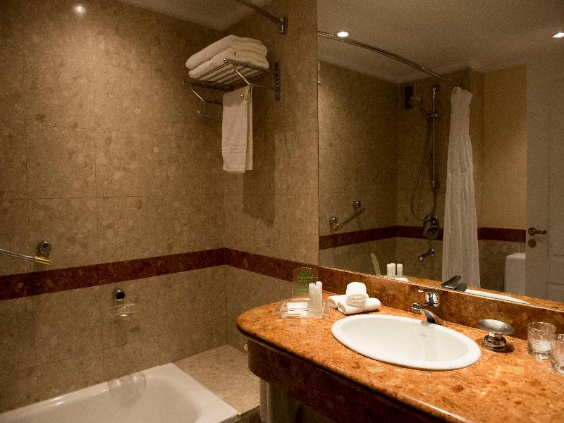 Holiday Inn Cordoba image