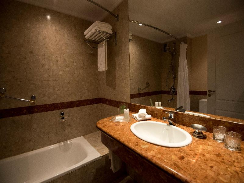 Holiday Inn Cordoba image