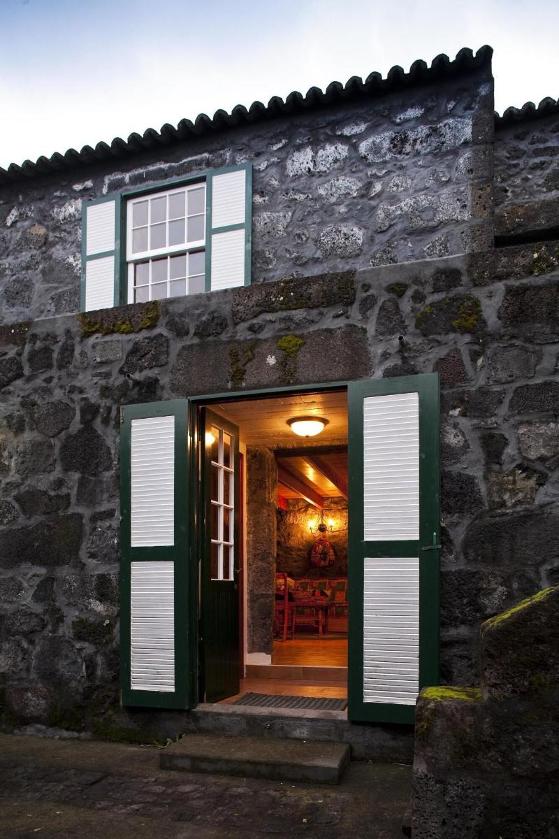 Adegas Do Pico image