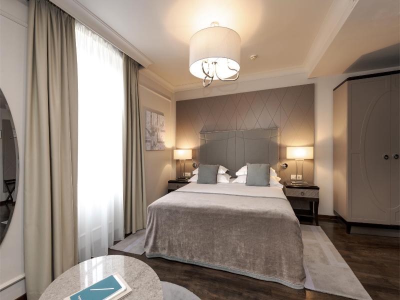 Hotel Bastion image