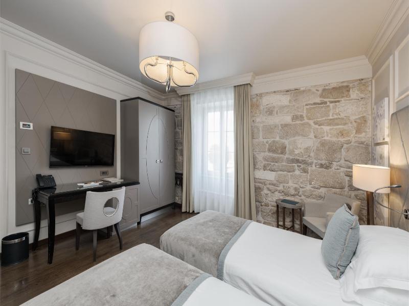 Hotel Bastion image