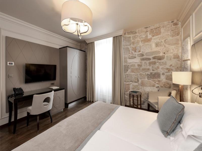 Hotel Bastion image