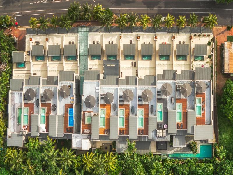 Coconut Grove Apartments Port Douglas image