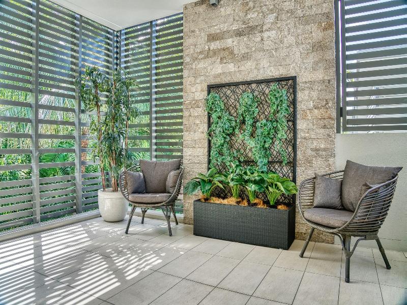 Coconut Grove Apartments Port Douglas image