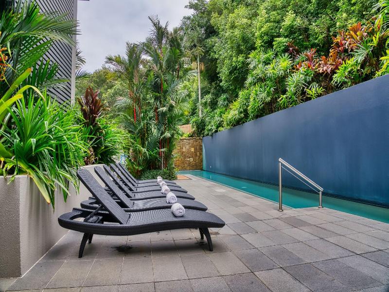 Coconut Grove Apartments Port Douglas image