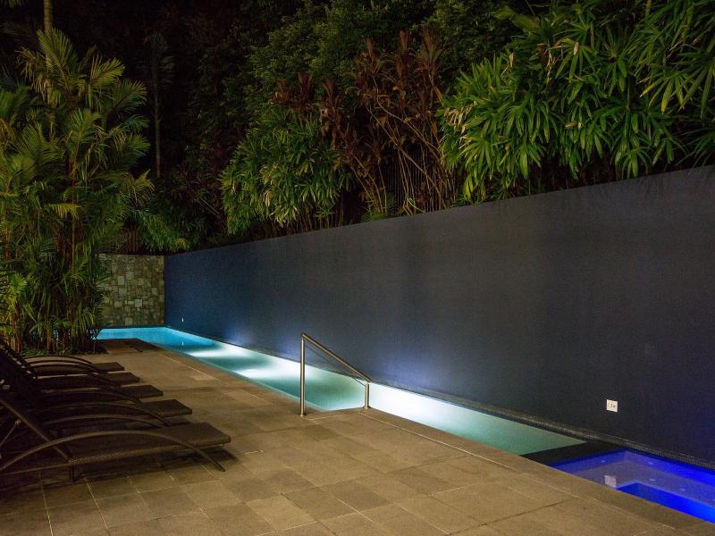 Coconut Grove Apartments Port Douglas image